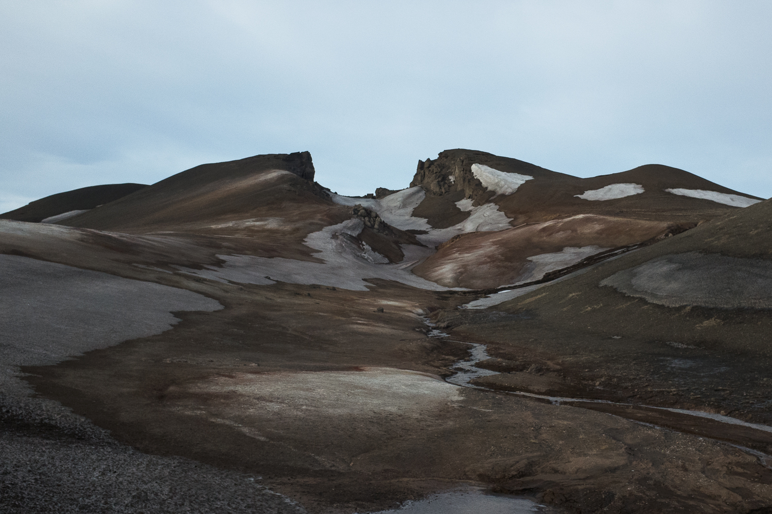 Ng Hui Hsien, Weight of Air, 2016, image from series, silver gelatine photographic print